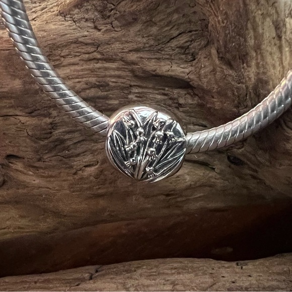 NEW Authentic CHAMILIA- May Lily of the Valley Flower Silver 925 Charm Garden - Picture 4 of 5